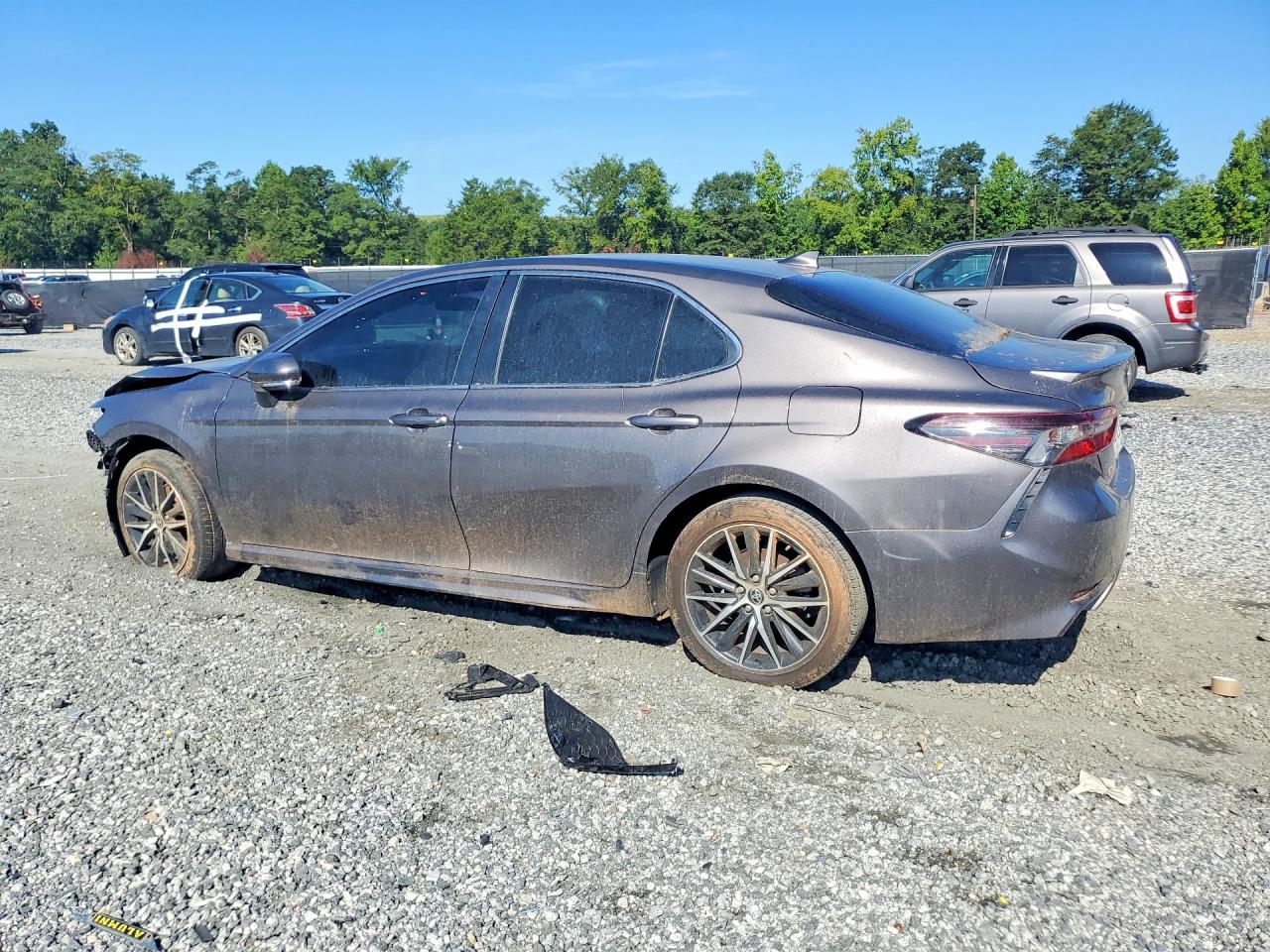 2022 TOYOTA CAMRY SE — снимка 2