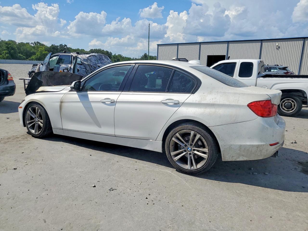 2014 BMW 328 I — снимка 2