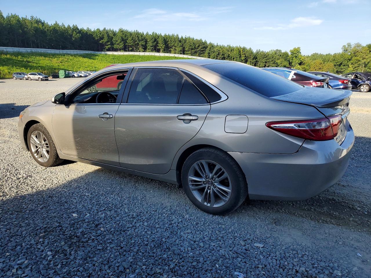 2017 TOYOTA CAMRY SE — снимка 2