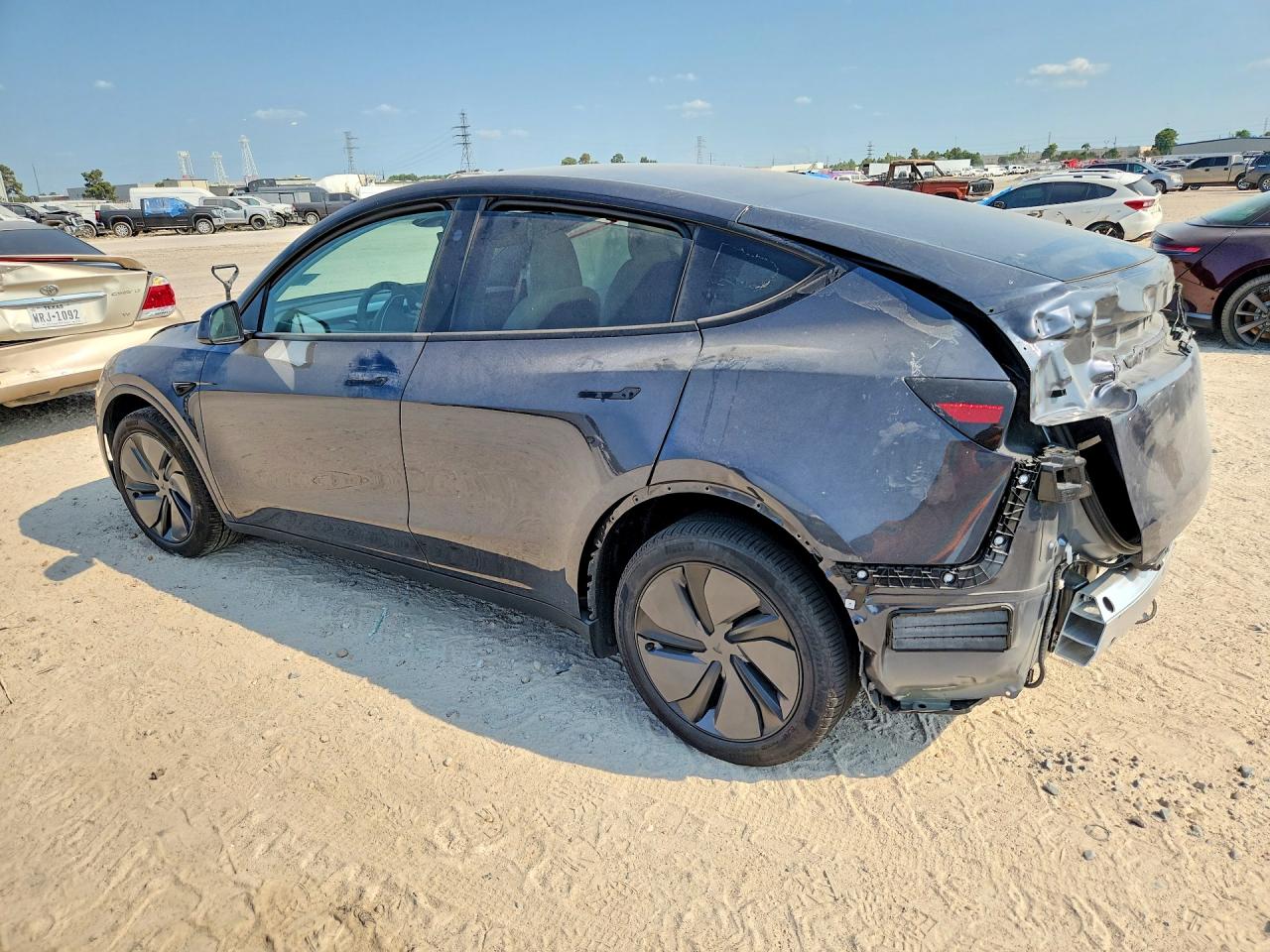 2026 TESLA MODEL Y — снимка 2