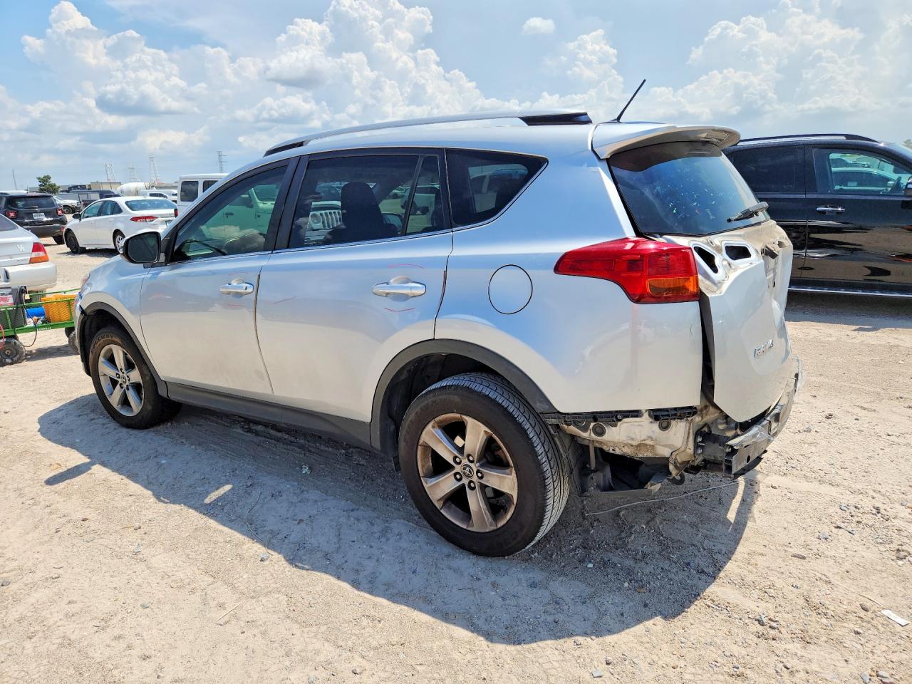 2015 TOYOTA RAV4 XLE — снимка 2