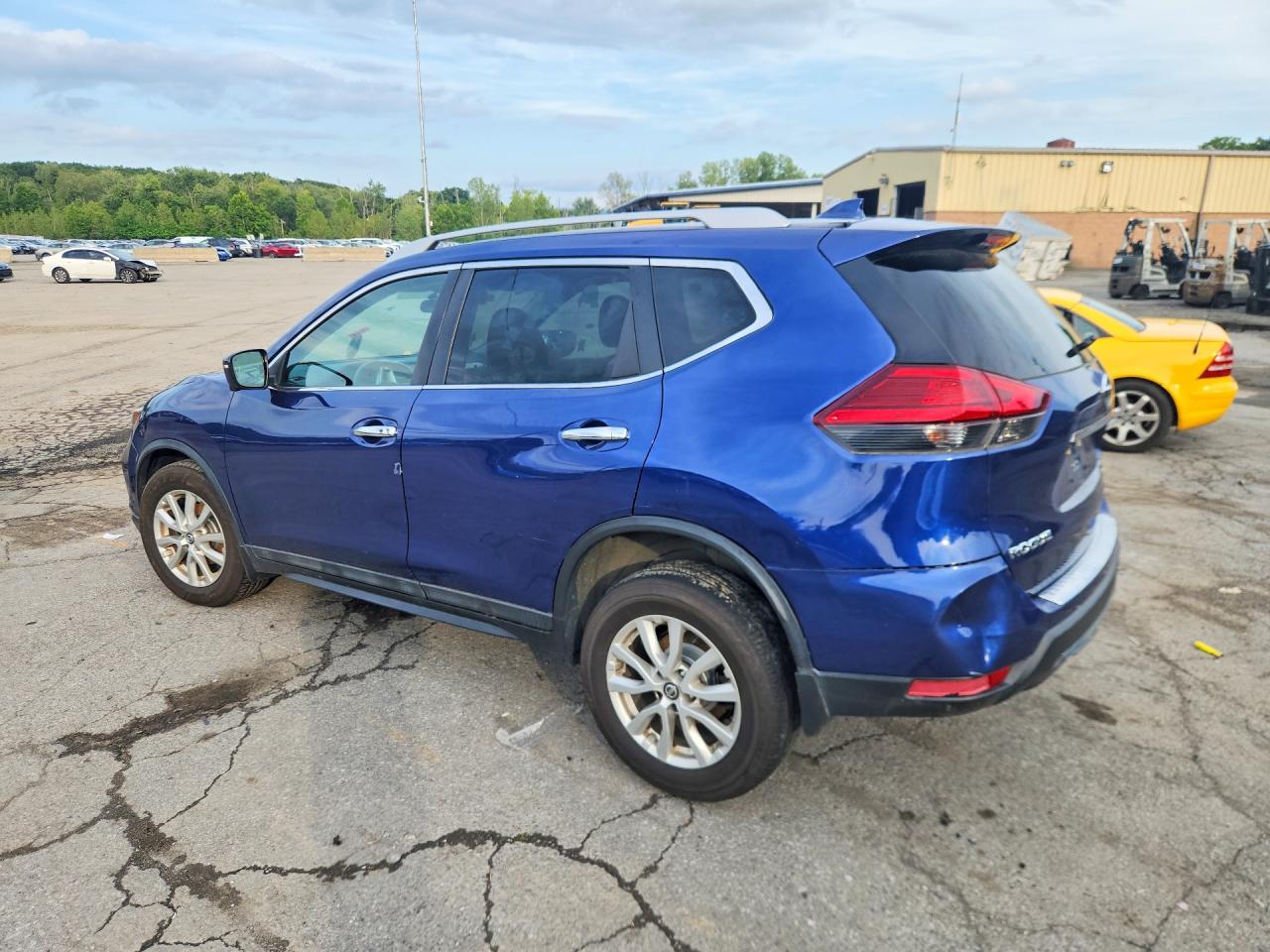 2017 NISSAN ROGUE SV — снимка 2