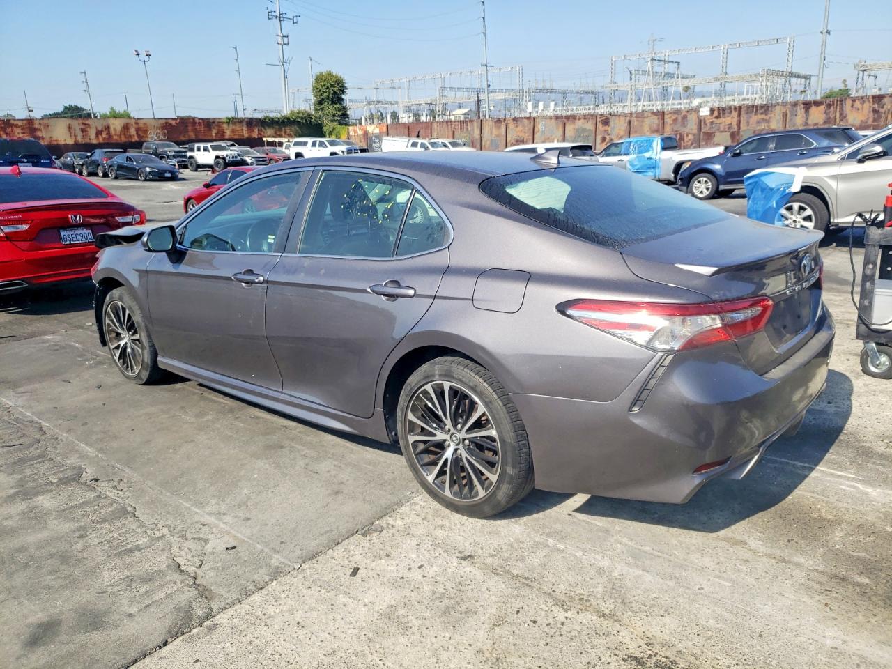 2019 TOYOTA CAMRY SE — снимка 2