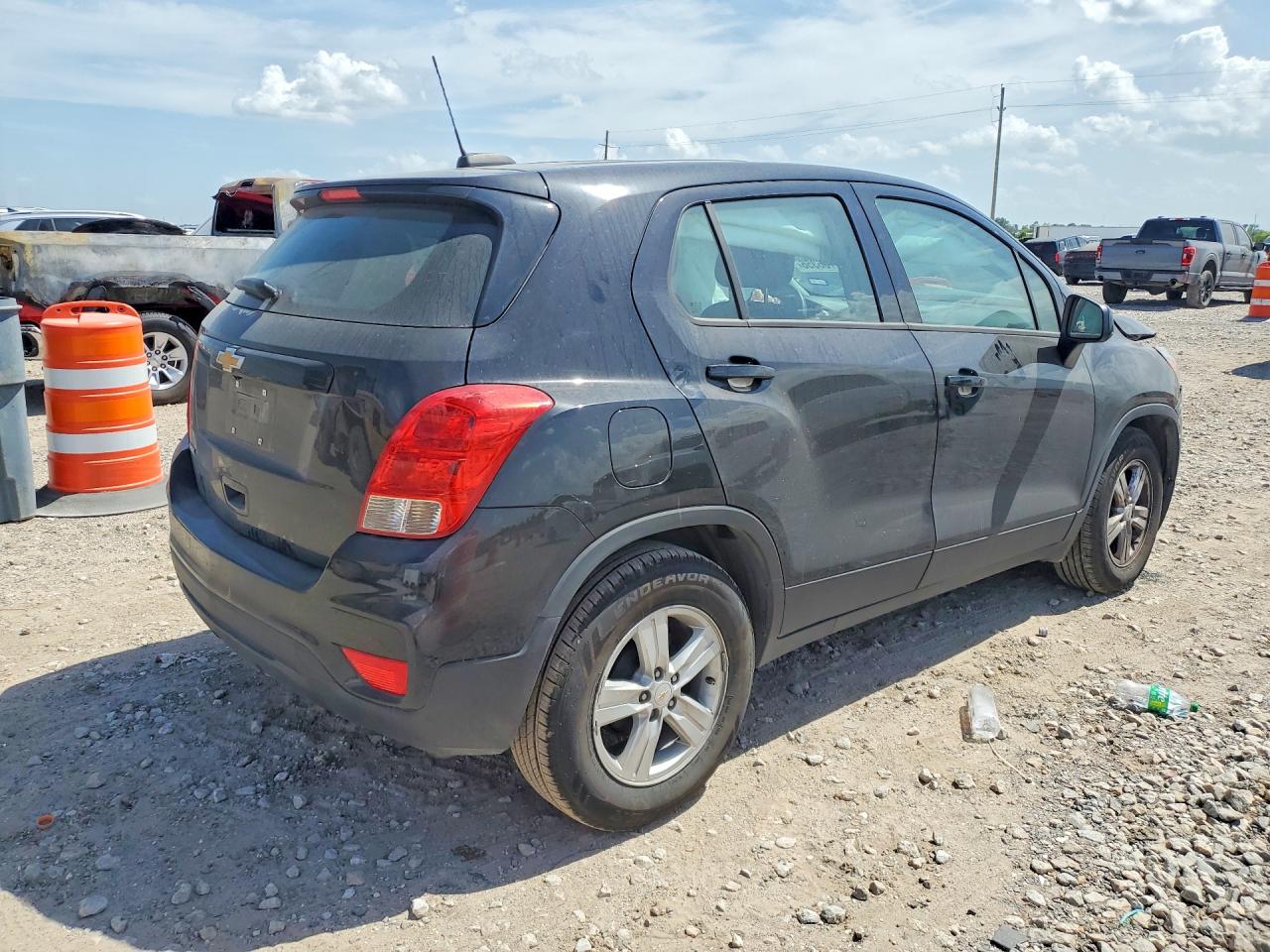 2020 CHEVROLET TRAX LS — снимка 3