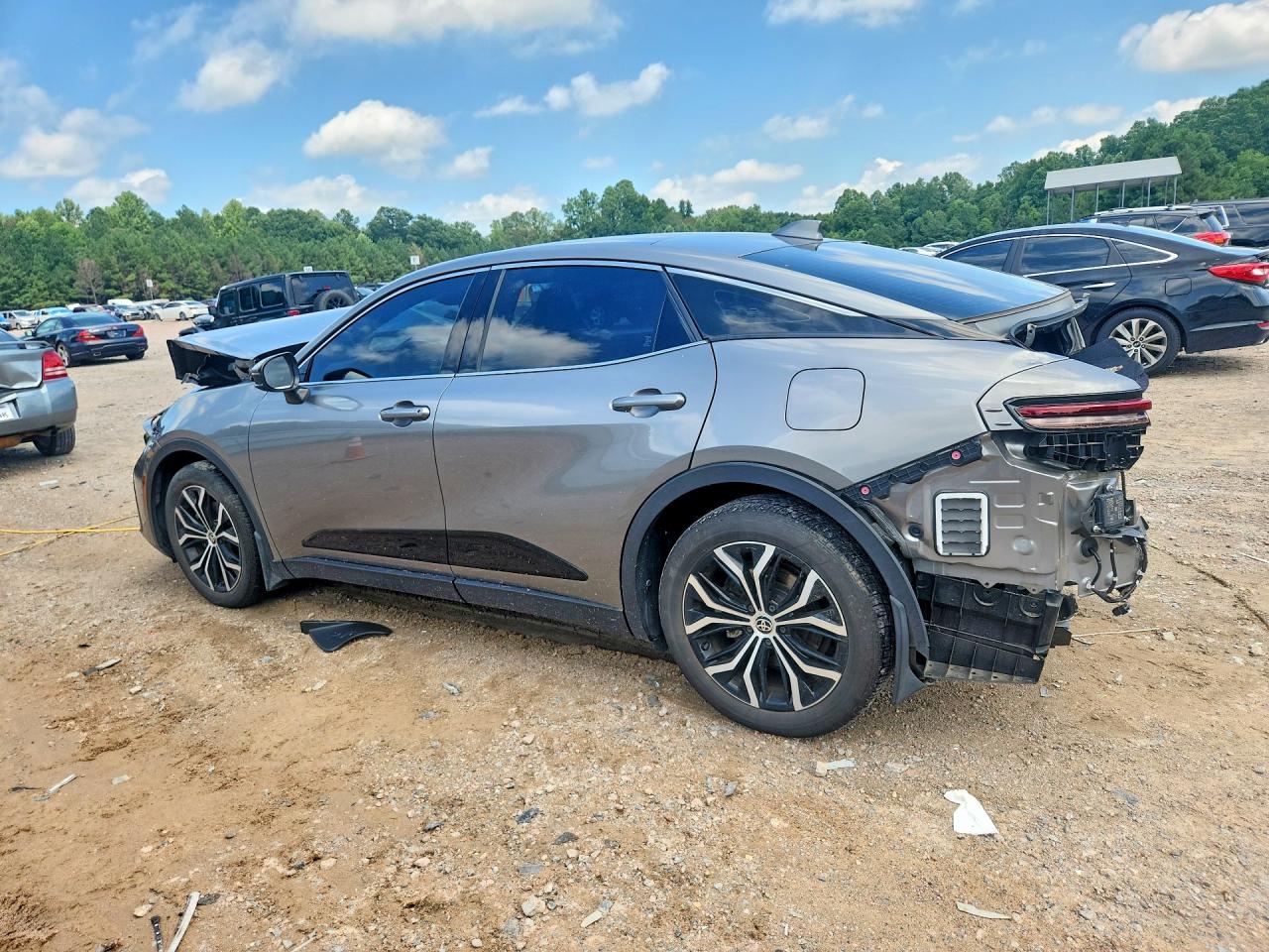 2023 TOYOTA CROWN LIMITED — снимка 2