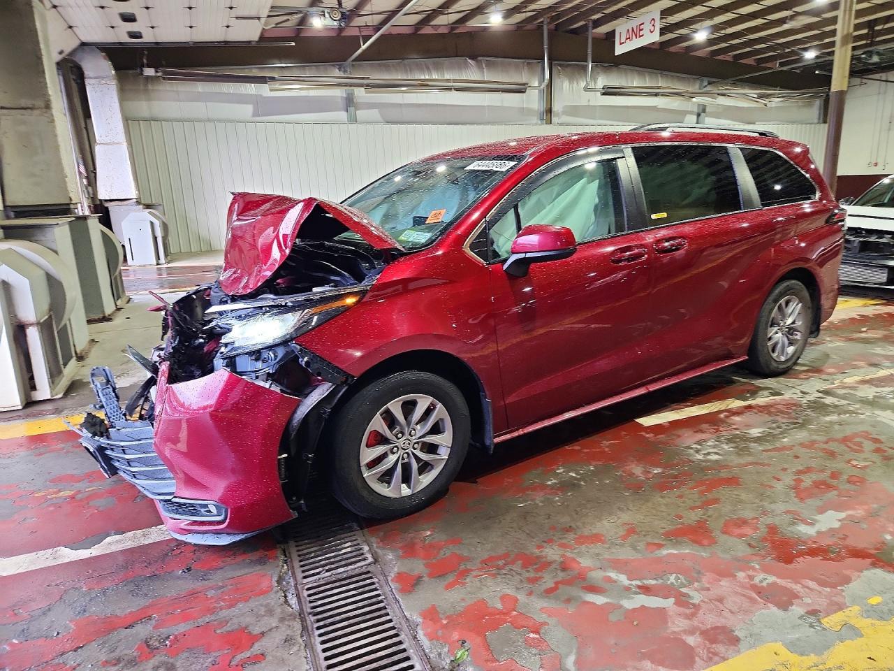 2022 TOYOTA SIENNA LE
