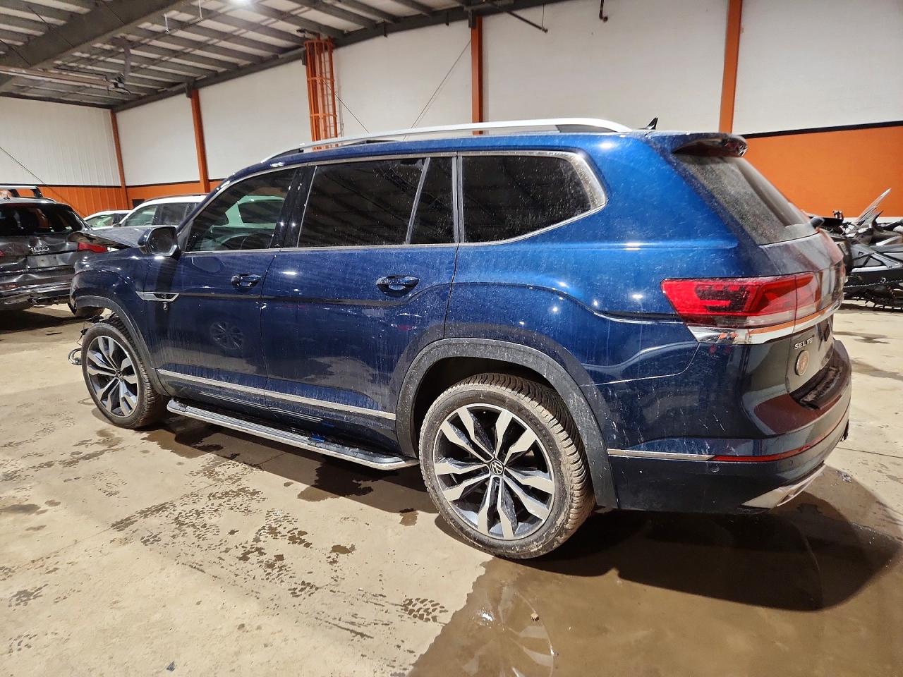 2023 VOLKSWAGEN ATLAS SEL PREMIUM R-LINE — снимка 2