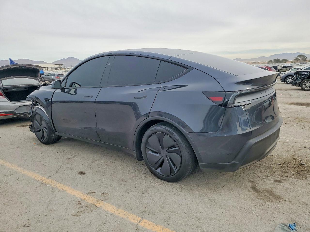 2026 TESLA MODEL Y — снимка 2