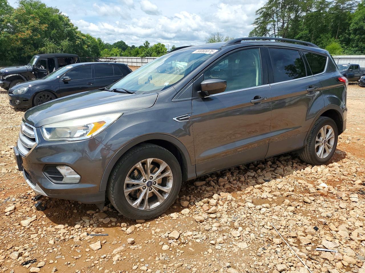 2018 FORD ESCAPE SE