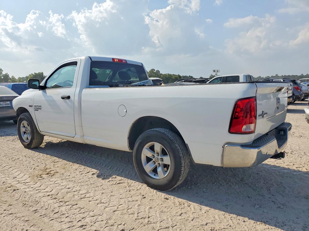 2019 RAM 1500 CLASSIC TRADESMAN — снимка 2