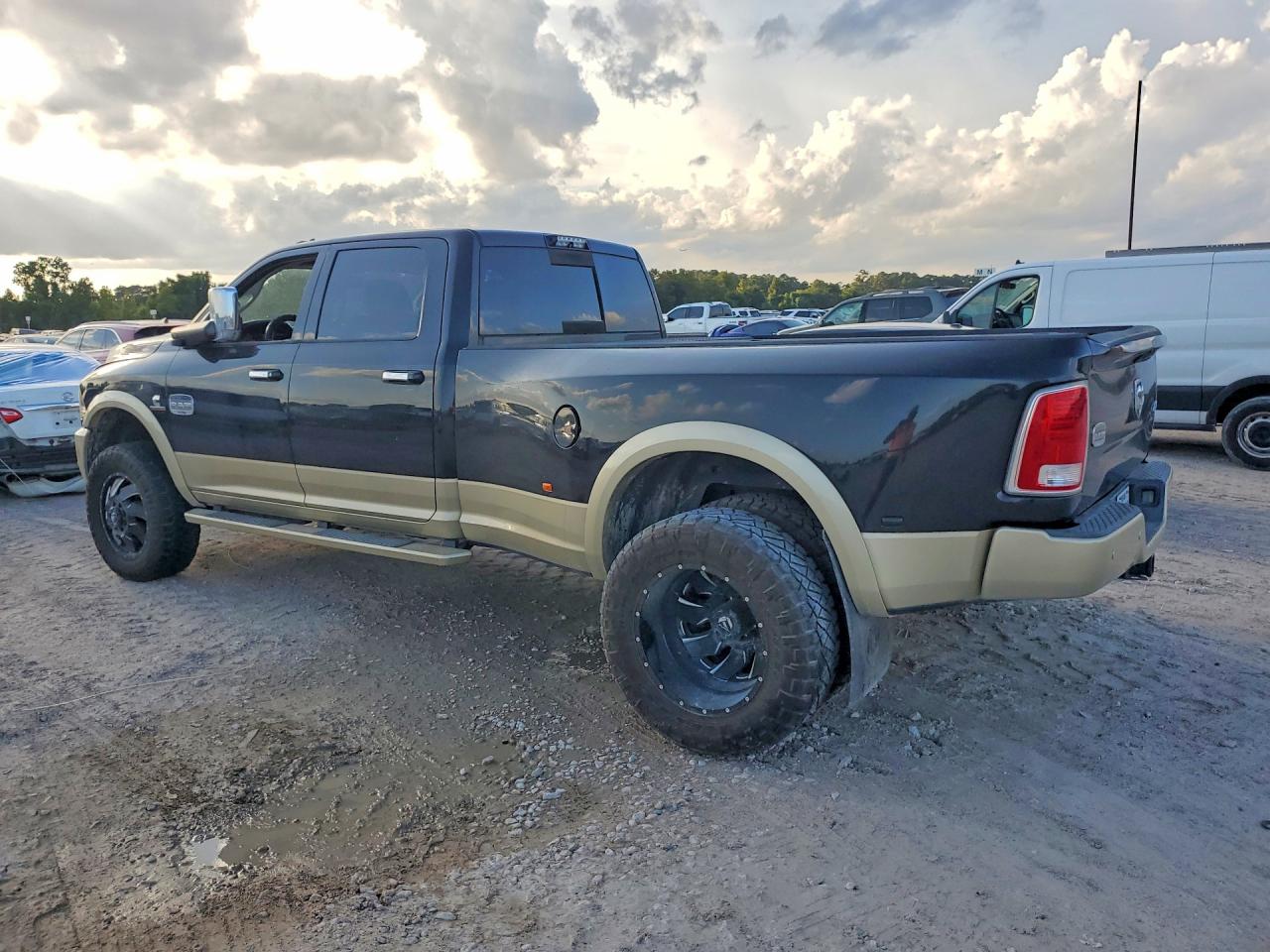 2016 RAM 3500 LONGHORN — снимка 2