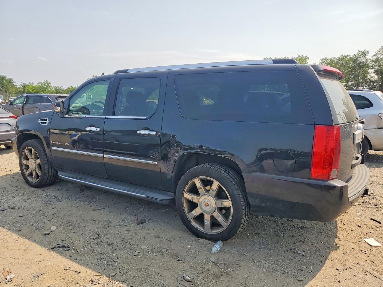 2014 CADILLAC ESCALADE ESV LUXURY — снимка 2