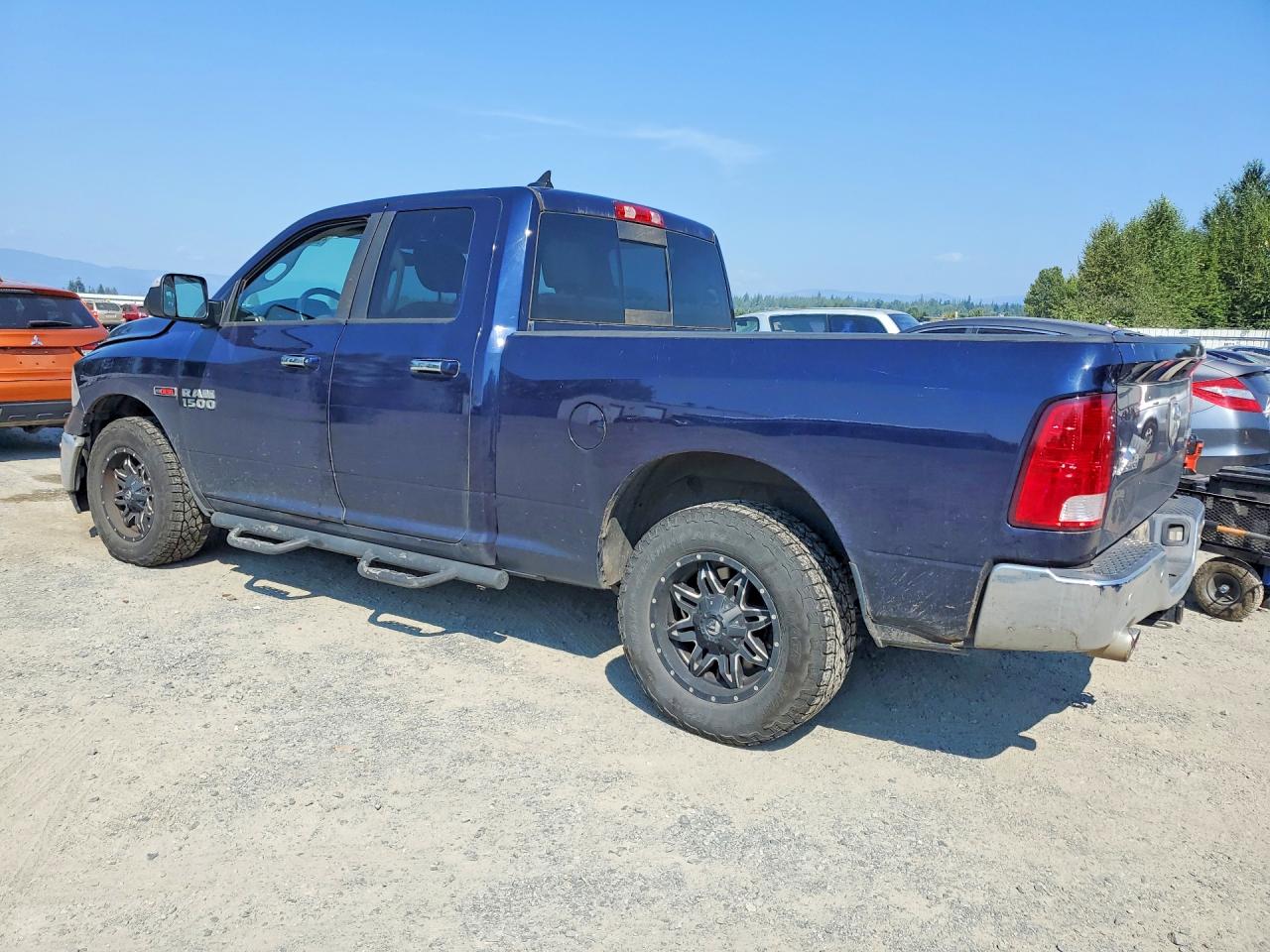 2015 RAM 1500 SLT — снимка 2