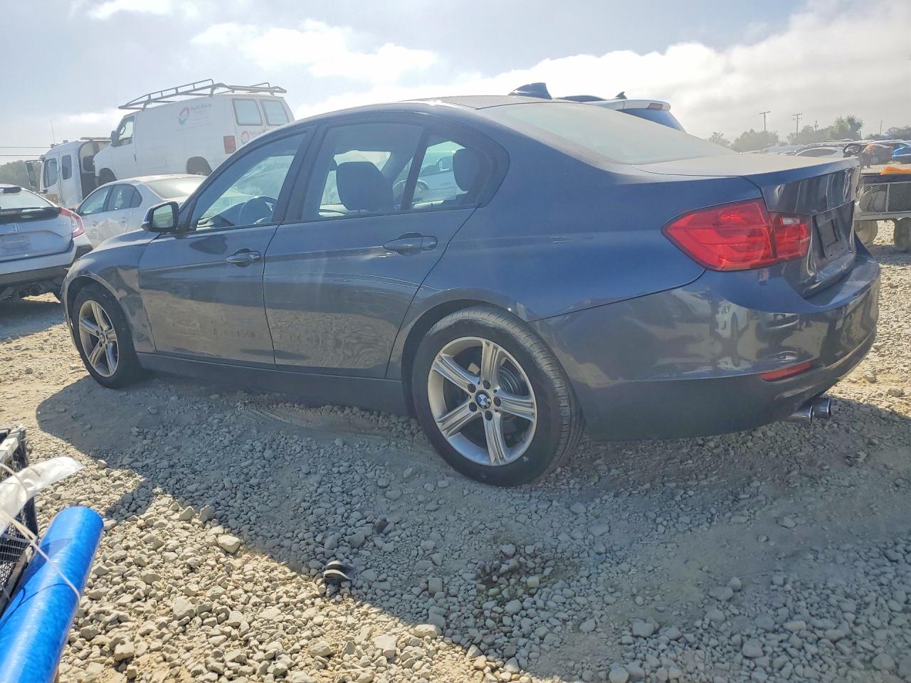 2013 BMW 328 I — снимка 2