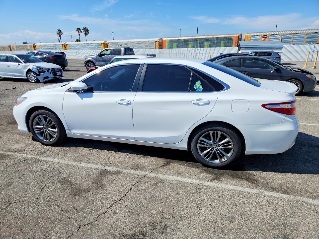 2017 TOYOTA CAMRY SE — снимка 2