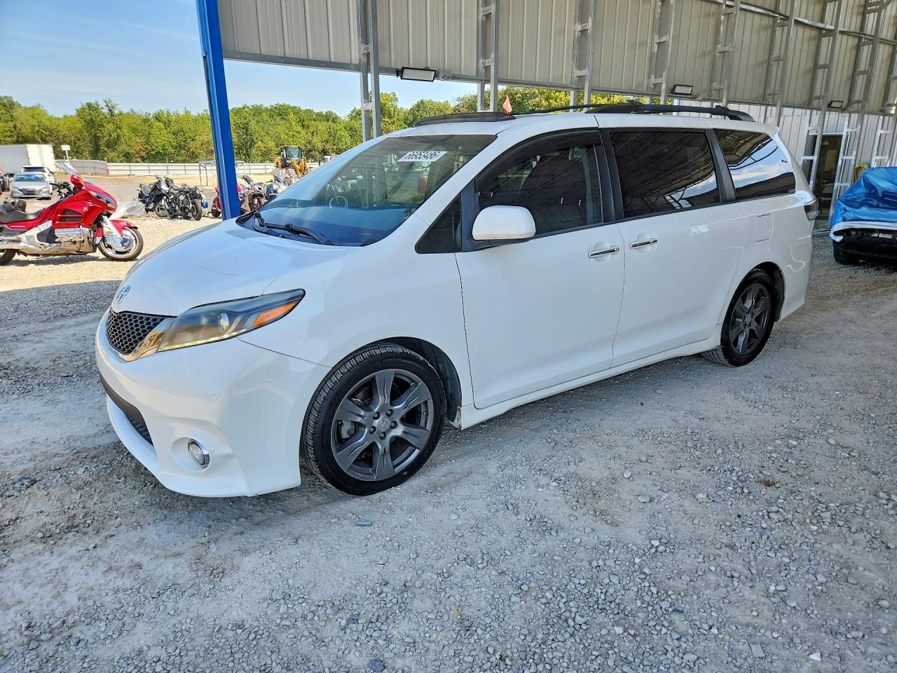 2017 TOYOTA SIENNA SE