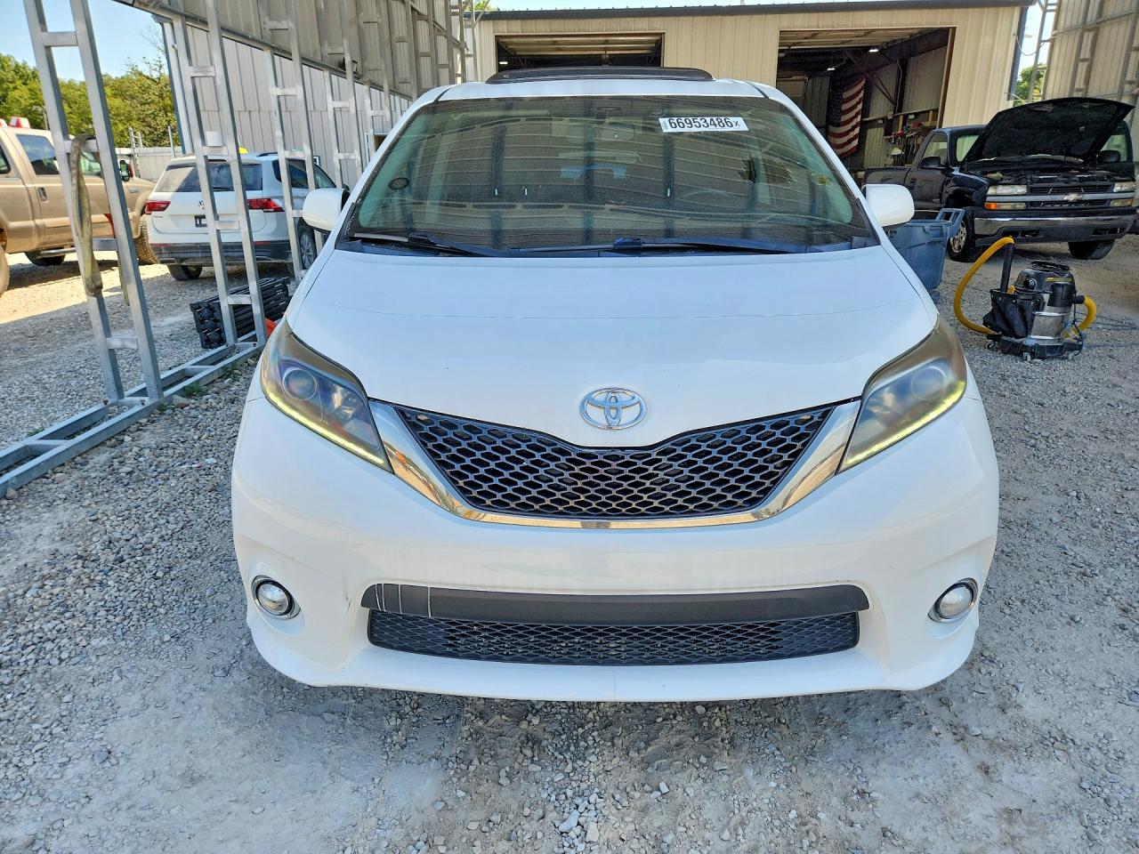2017 TOYOTA SIENNA SE — снимка 5