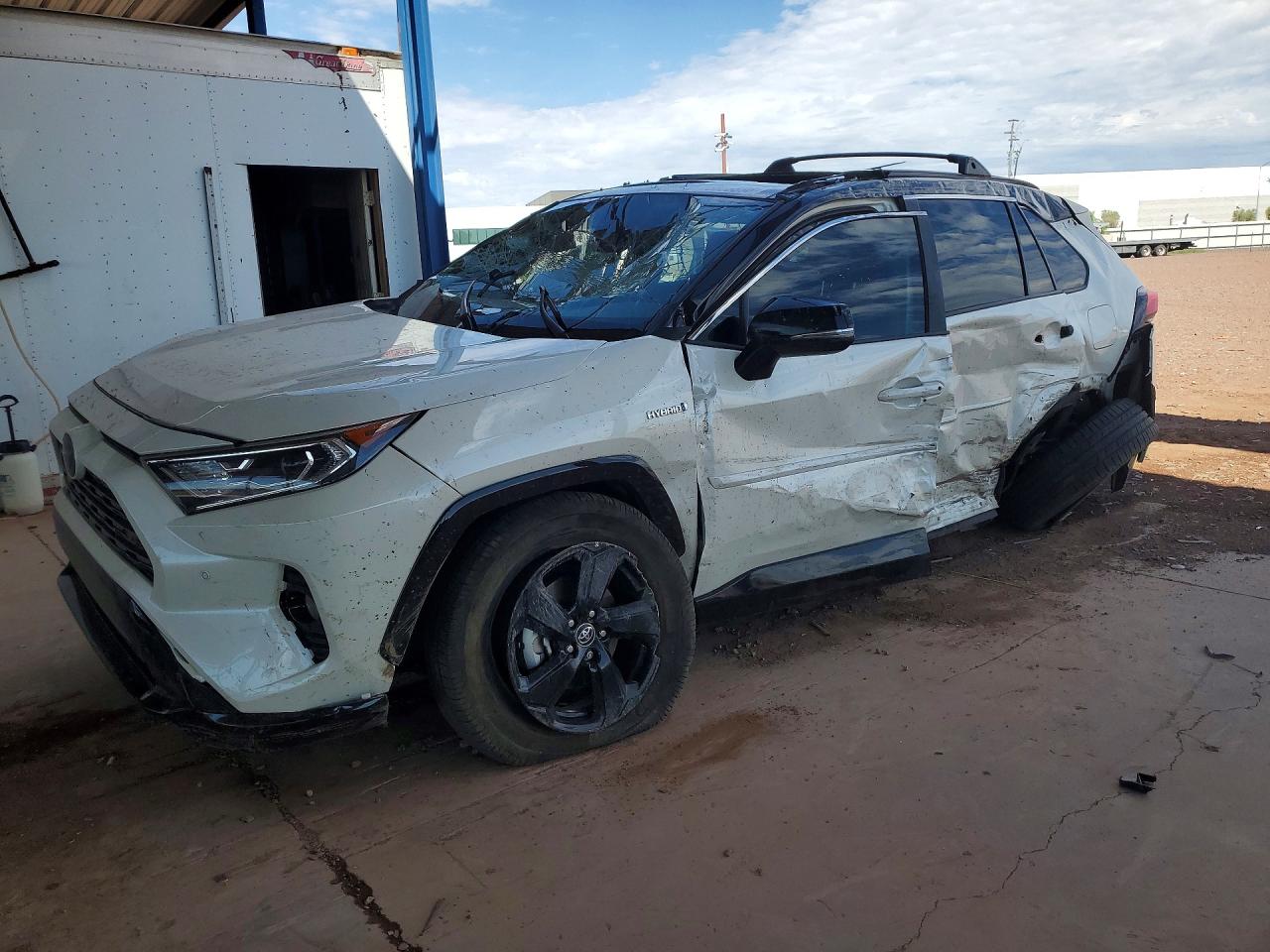 2020 TOYOTA RAV4 XSE