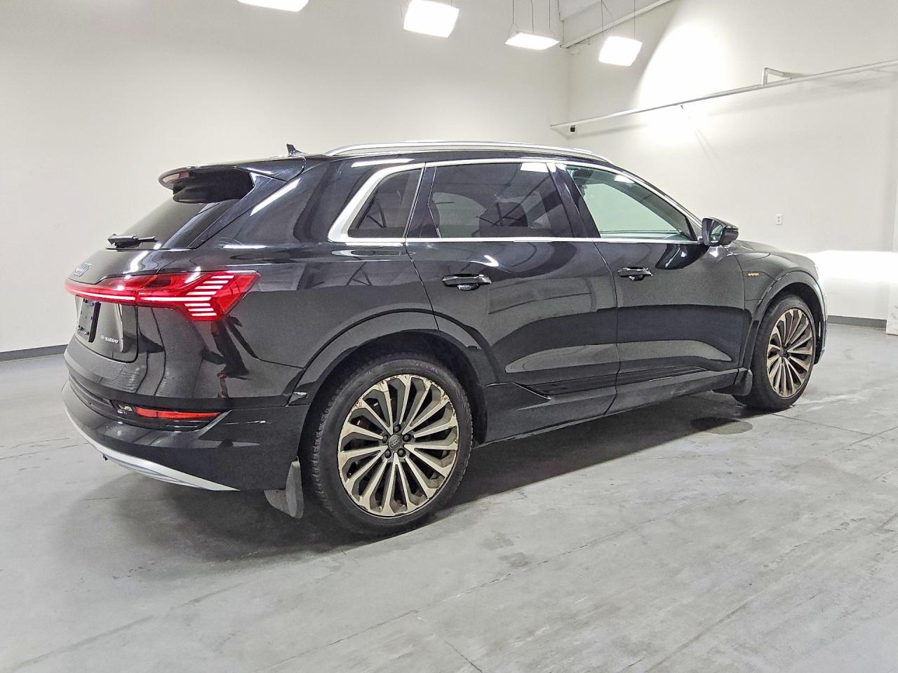 2019 AUDI E-TRON PRESTIGE — снимка 3