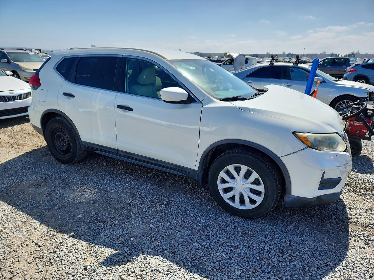 2017 NISSAN ROGUE SV — снимка 4