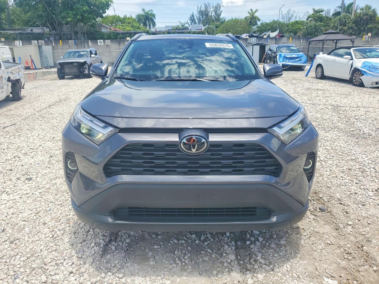2025 TOYOTA RAV4 XLE — снимка 5