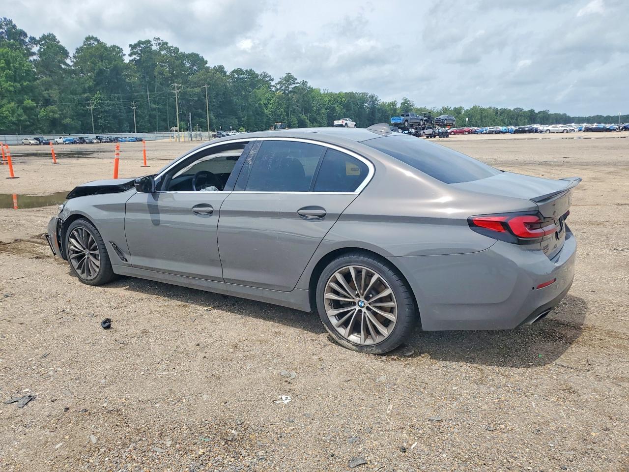 2021 BMW 530 I — снимка 2