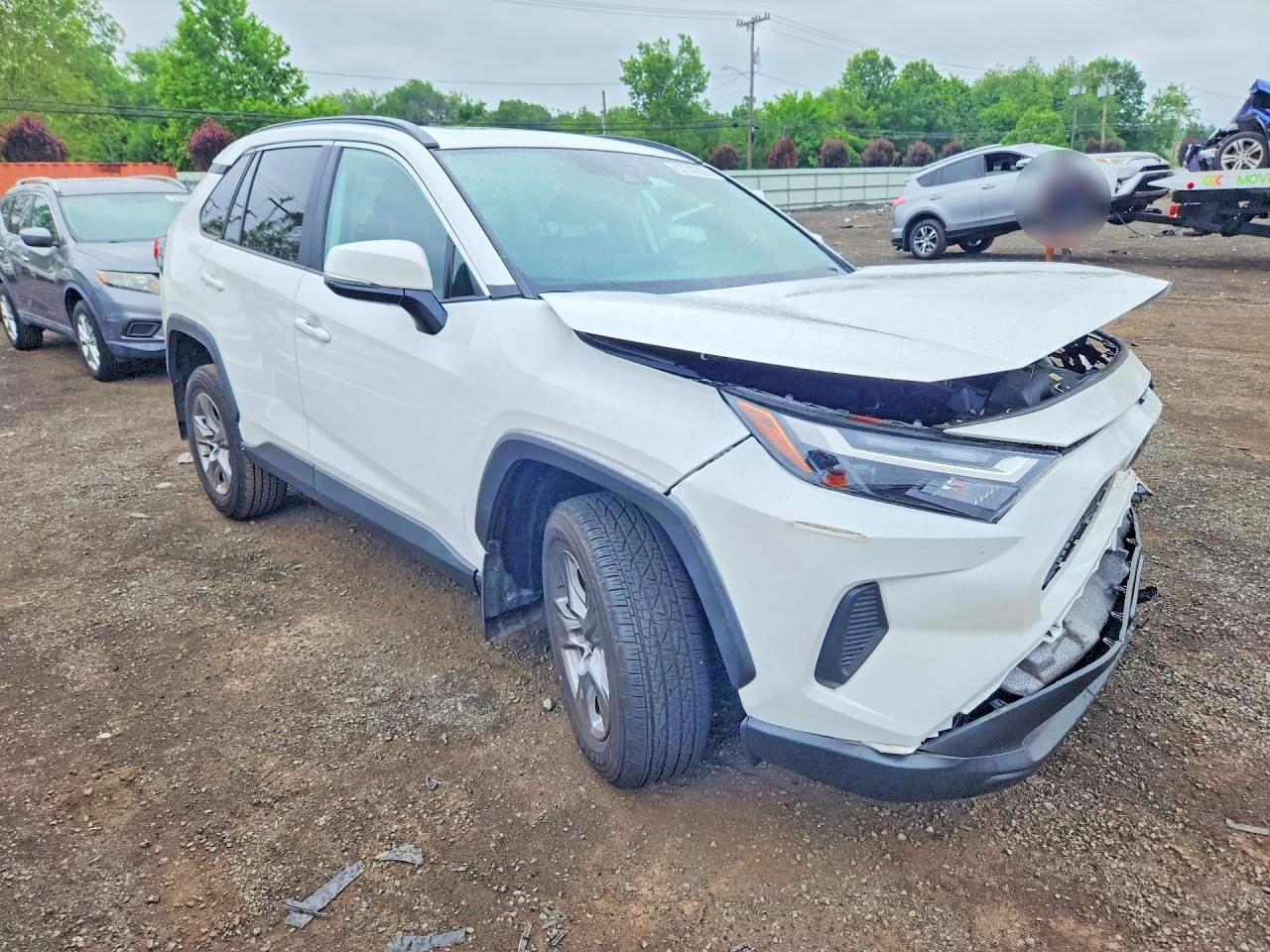 2025 TOYOTA RAV4 XLE — снимка 4