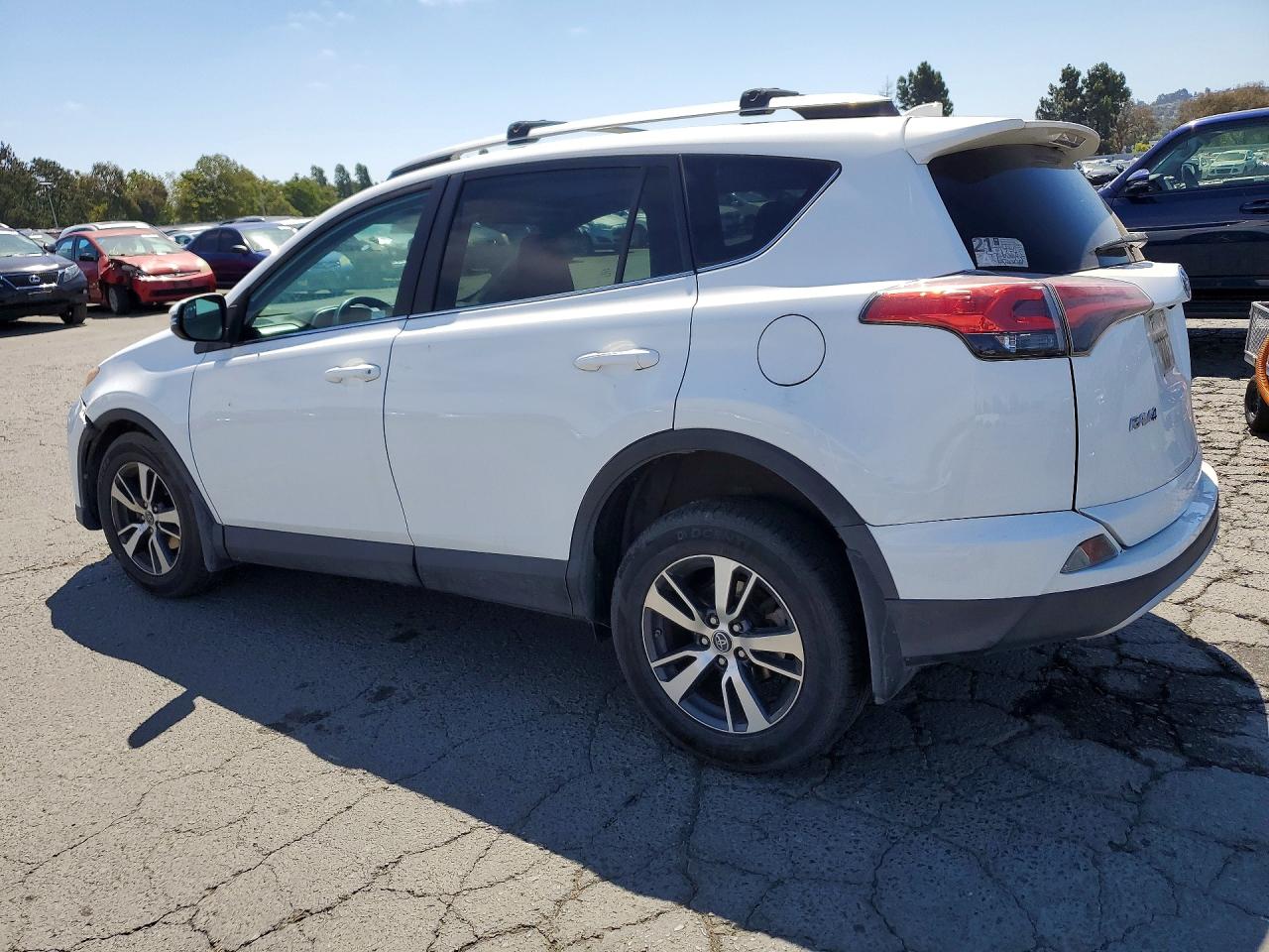 2016 TOYOTA RAV4 XLE — снимка 2