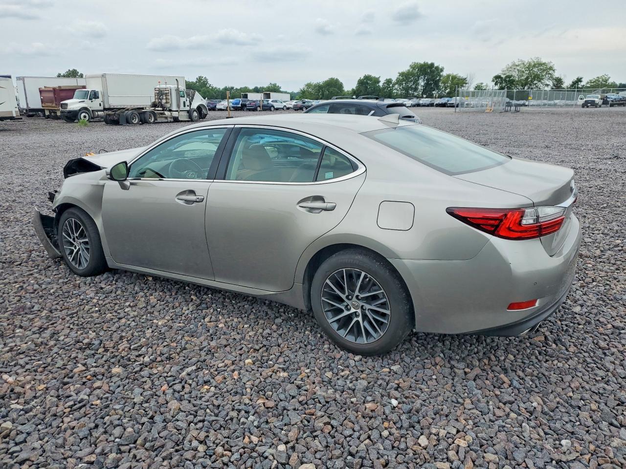 2017 LEXUS ES 350 — снимка 2
