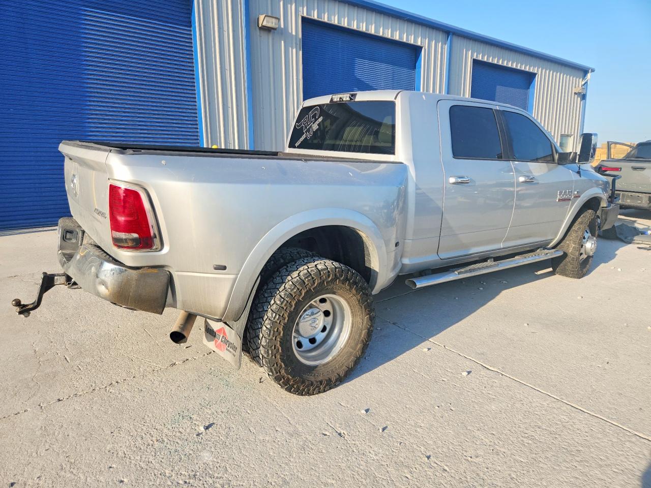 2016 RAM 3500 LARAMIE — снимка 3
