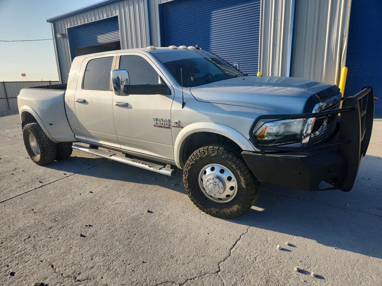 2016 RAM 3500 LARAMIE — снимка 4
