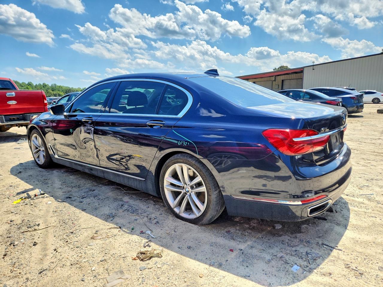 2017 BMW 750 XI — снимка 2