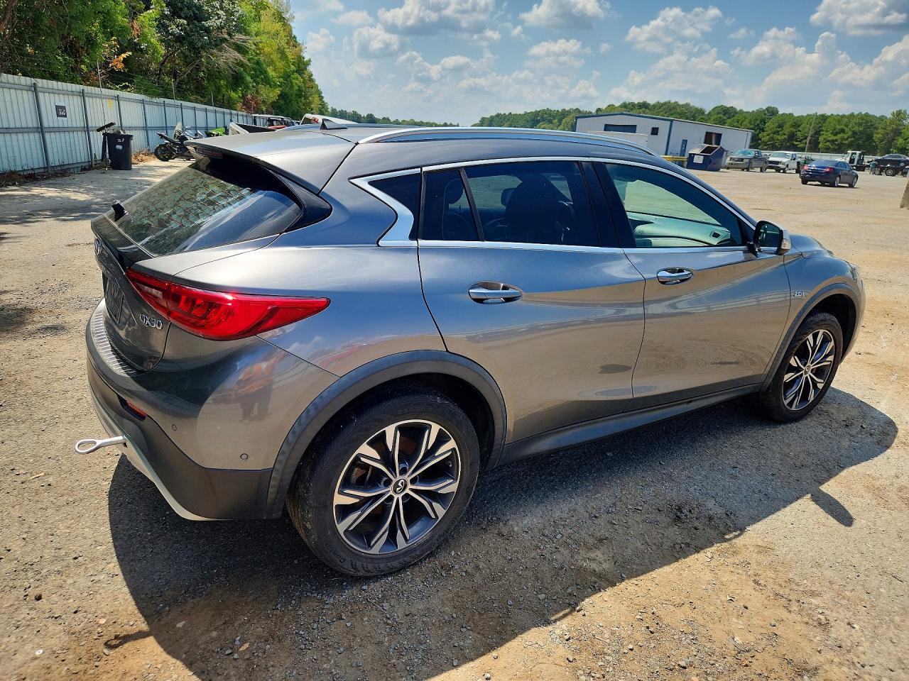 2017 INFINITI QX30 PREMIUM — снимка 3