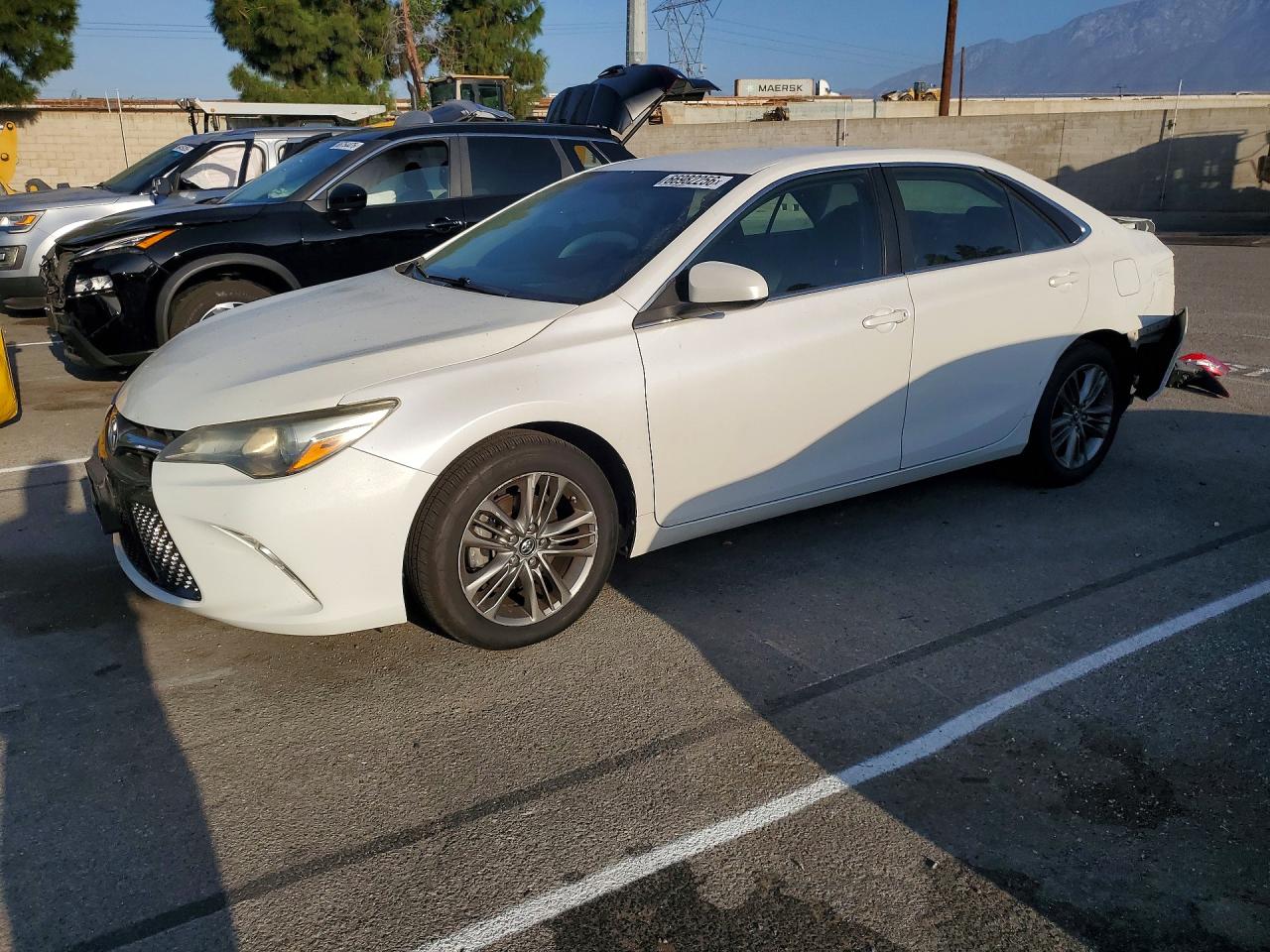 2016 TOYOTA CAMRY SE