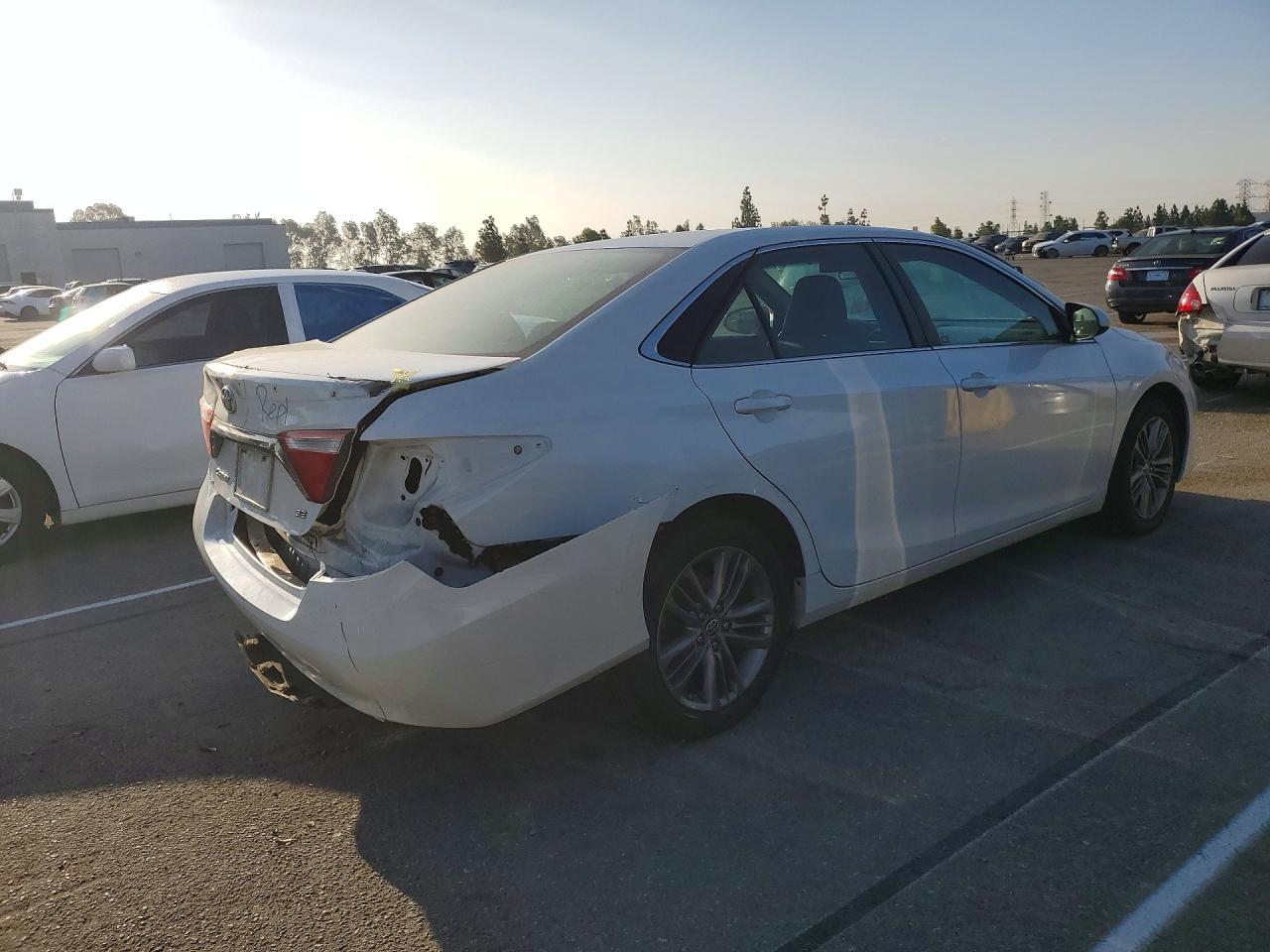 2016 TOYOTA CAMRY SE — снимка 3