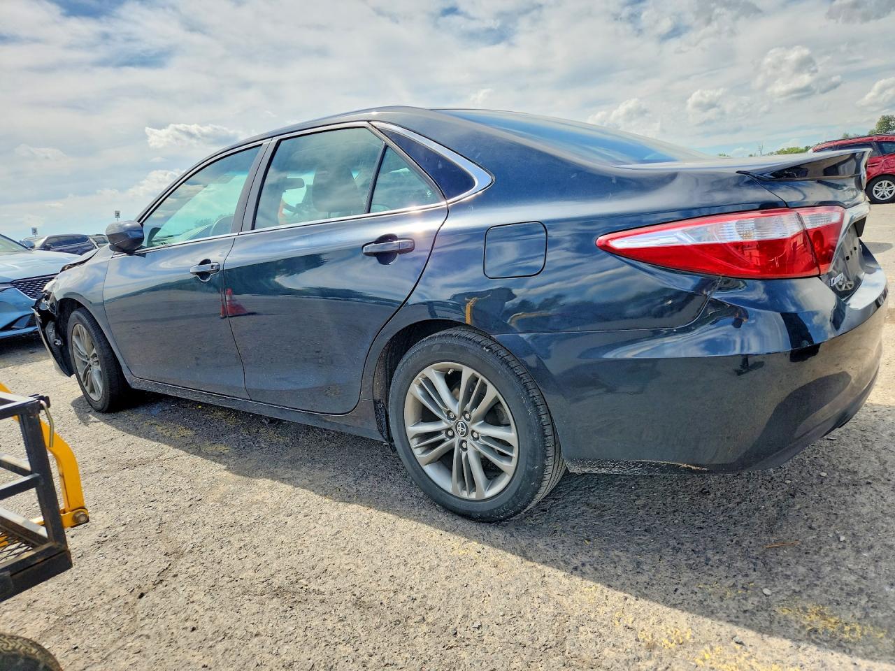 2017 TOYOTA CAMRY SE — снимка 2