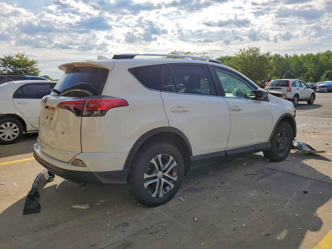 2016 TOYOTA RAV4 LE — снимка 3