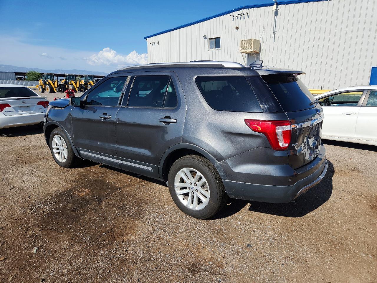 2017 FORD EXPLORER XLT — снимка 2
