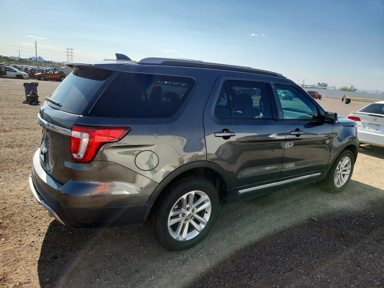 2017 FORD EXPLORER XLT — снимка 3