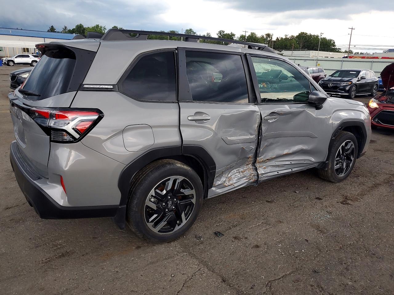2025 SUBARU FORESTER LIMITED — снимка 3