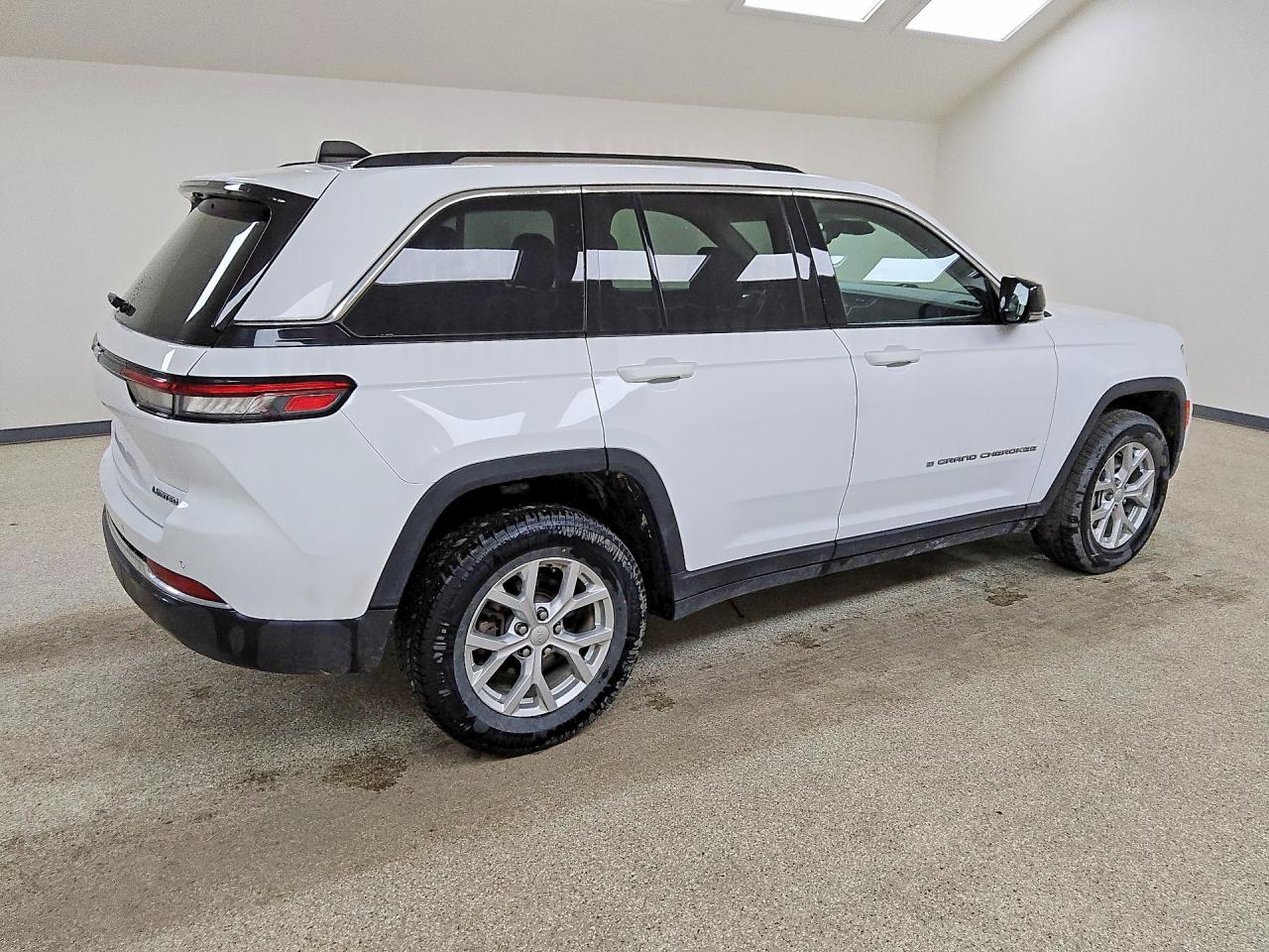 2023 JEEP GRAND CHEROKEE LIMITED — снимка 3