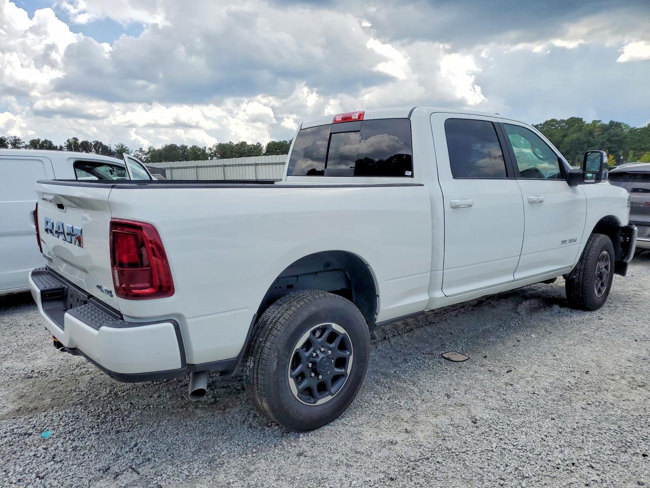 2026 RAM 2500 LARAMIE — снимка 3