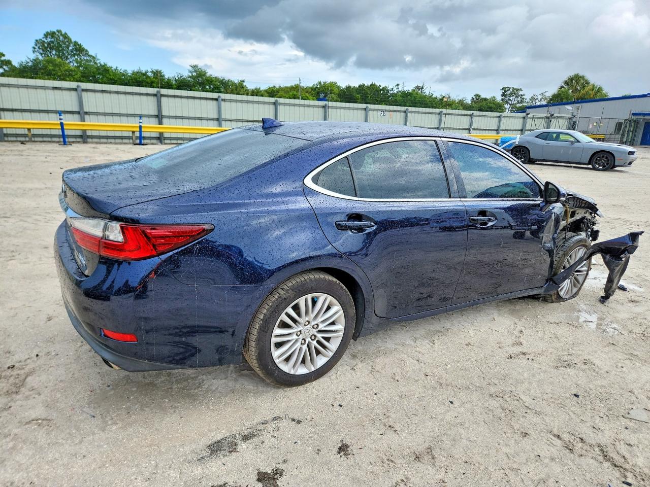 2016 LEXUS ES 350 — снимка 3