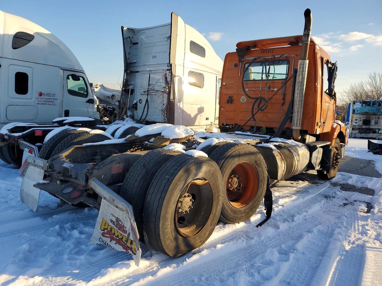 2015 VOLVO VNM — photo 4