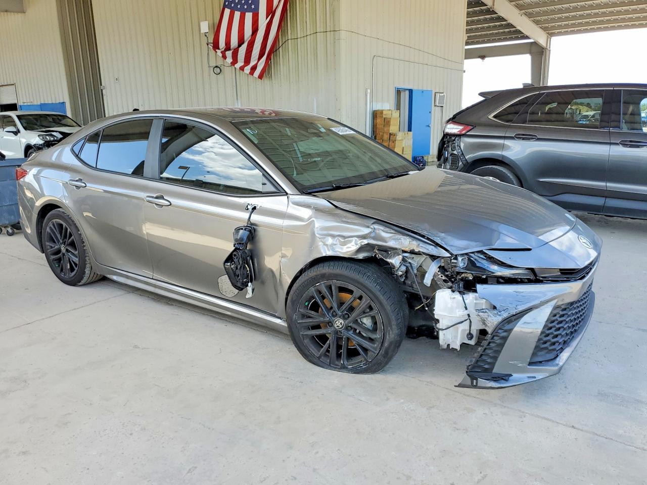 2026 TOYOTA CAMRY SE — снимка 4