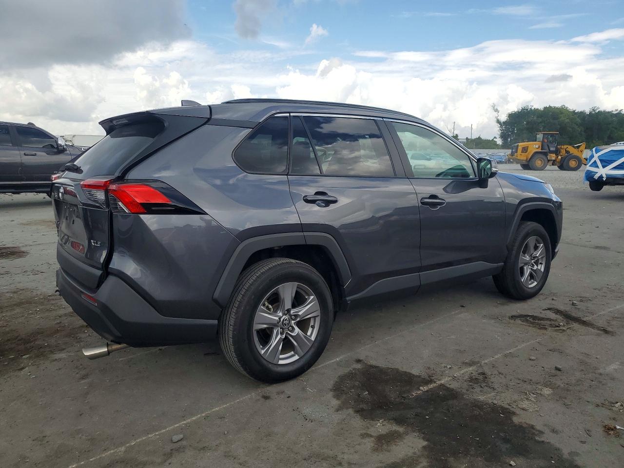 2023 TOYOTA RAV4 XLE — снимка 3