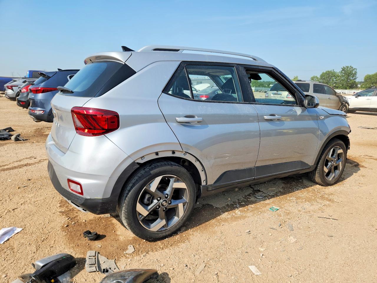 2022 HYUNDAI VENUE SEL — снимка 3