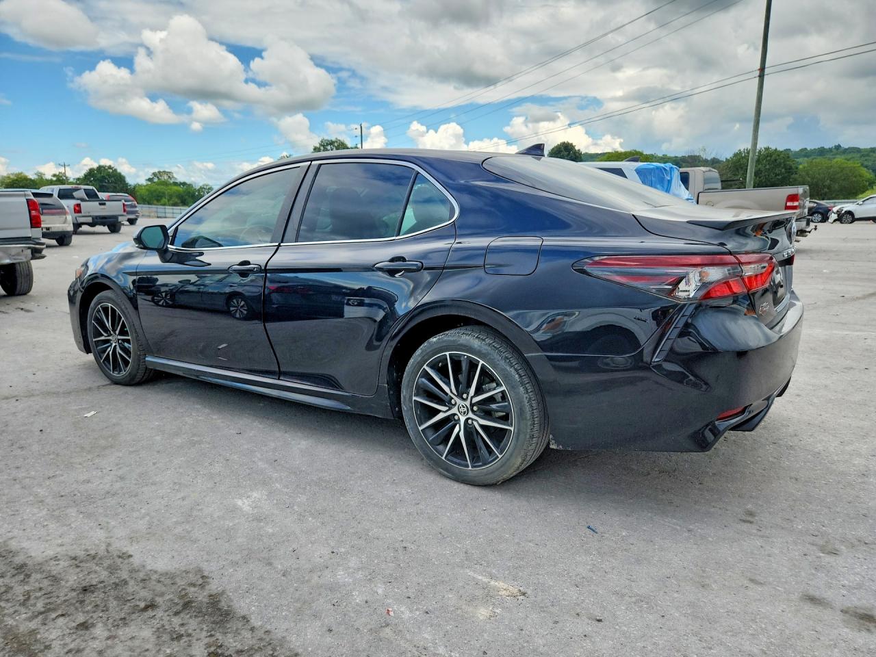 2024 TOYOTA CAMRY SE — снимка 2