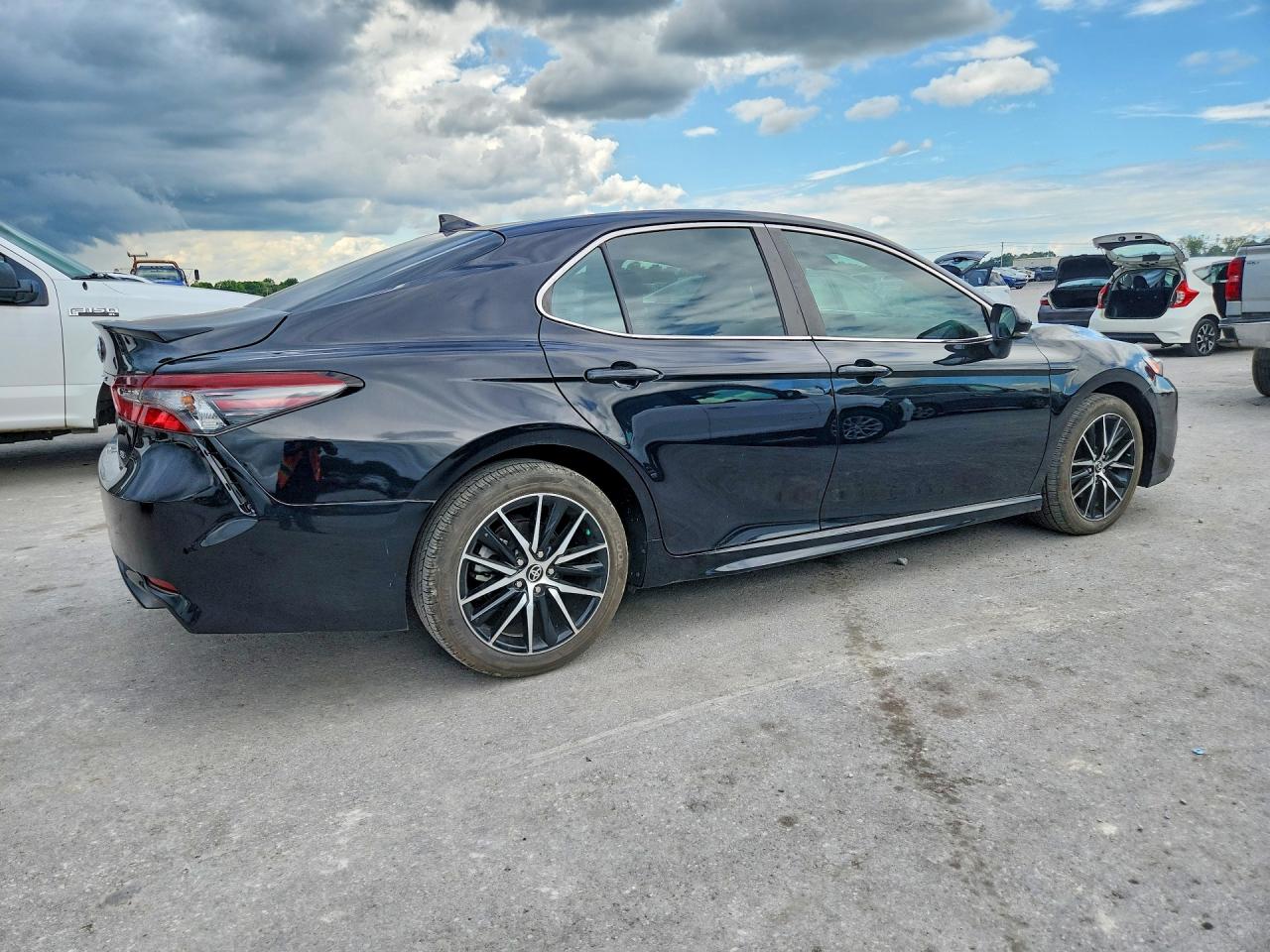2024 TOYOTA CAMRY SE — снимка 3