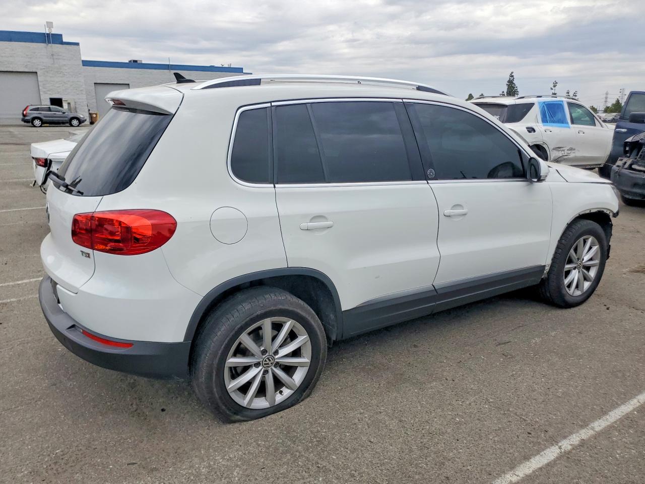 2017 VOLKSWAGEN TIGUAN WOLFSBURG — снимка 3